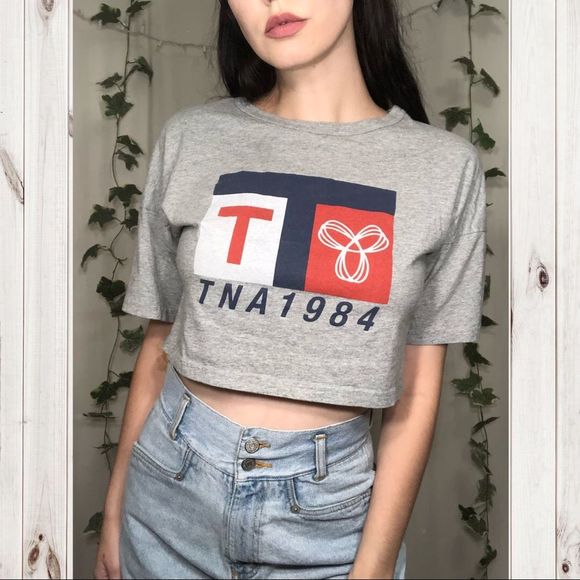 TNA Tops - 🔴TNA Gray Crop Top!🔴